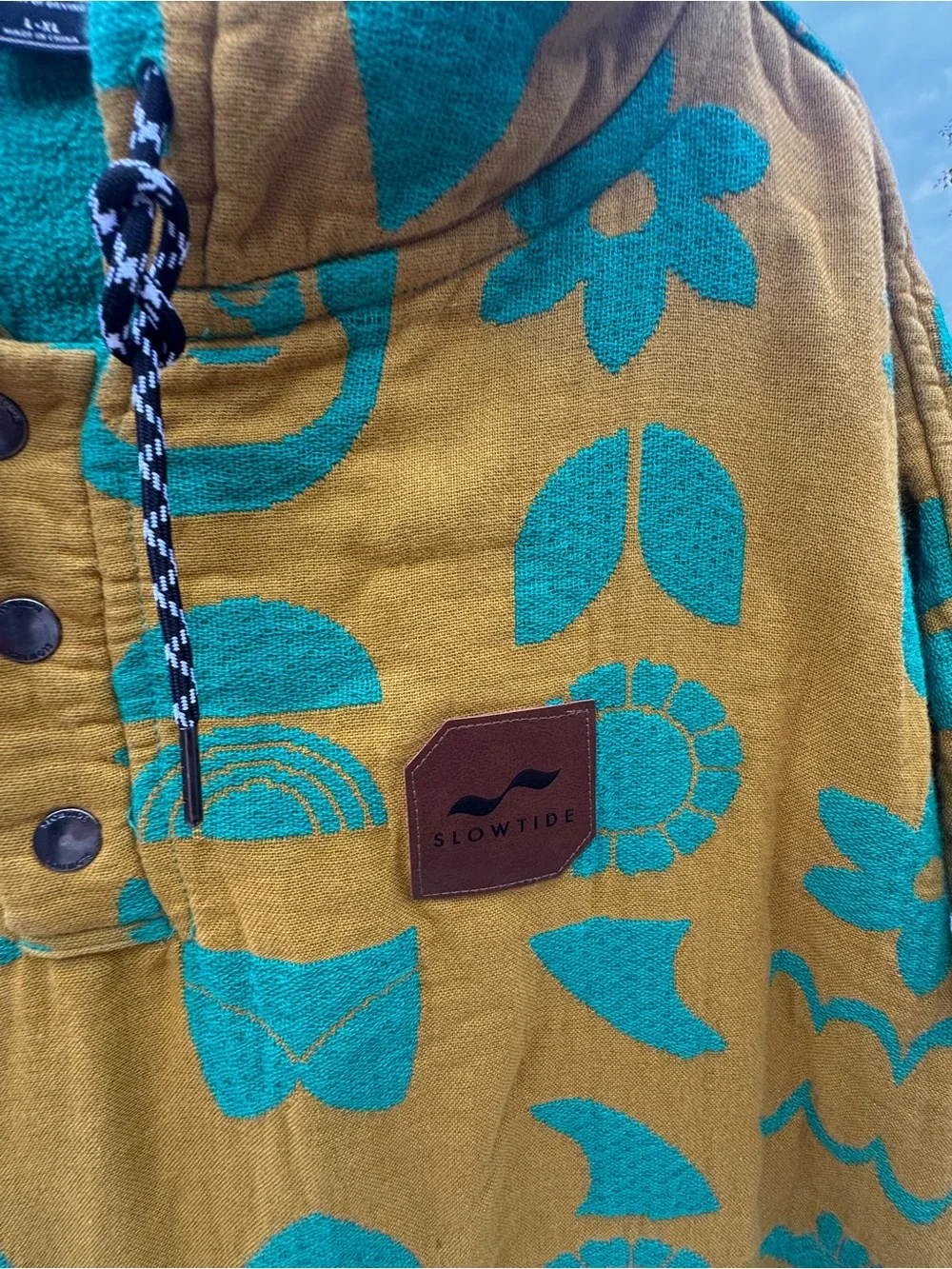 Slowtide kids hooded